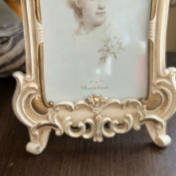 Old Time Victorian Style Picture Frame 5x7" Hand-crafted Pale Pink Hand-painted - Picture 3 of 7